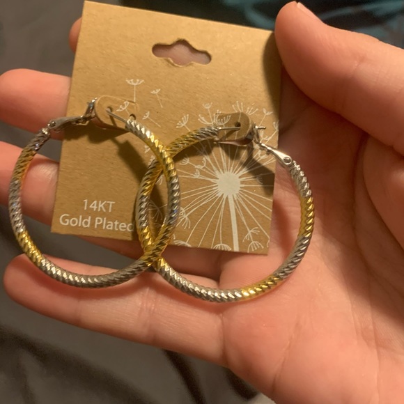 14k gold plated earrings ( says on here ) - Picture 1 of 1